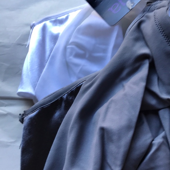 NWT Bundle 2 Bras Olga Comfort Satin UW Gray/White - Picture 6 of 8